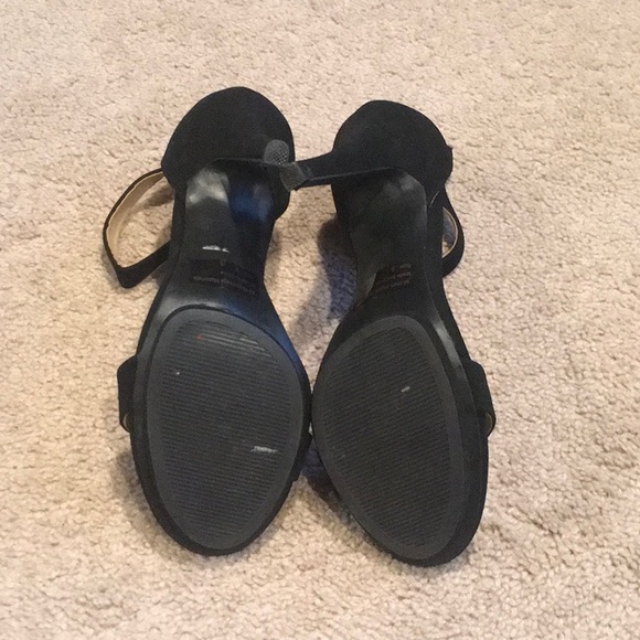 Black heel - Picture 2 of 3